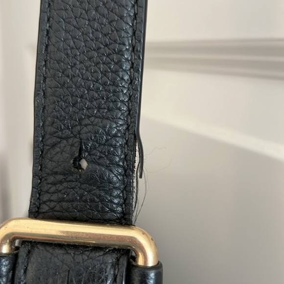 Michael Kors saddle bag. Black with gold hardware - Picture 2 of 2